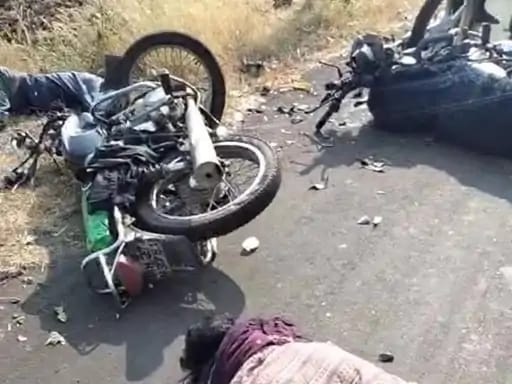 Heavy collision between two motorcycles, two dead
