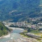 अरुणाचल प्रदेश में नदी के किनारे बना नया टूरिस्ट हब