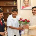 मुख्यमंत्री डॉ. यादव से क्रिकेटर क्रांति गौड़ ने सौजन्य भेंट की