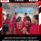 मुंबई लोकल में गरबा का धमाल! लाल साड़ी में महिलाओं ने ट्रेन के अंदर जमाया रंग, वीडियो वायरल